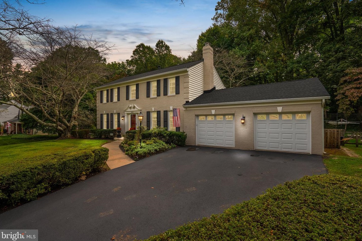 4822 Cherry Valley Dr, Rockville MD 20853-1112 exterior