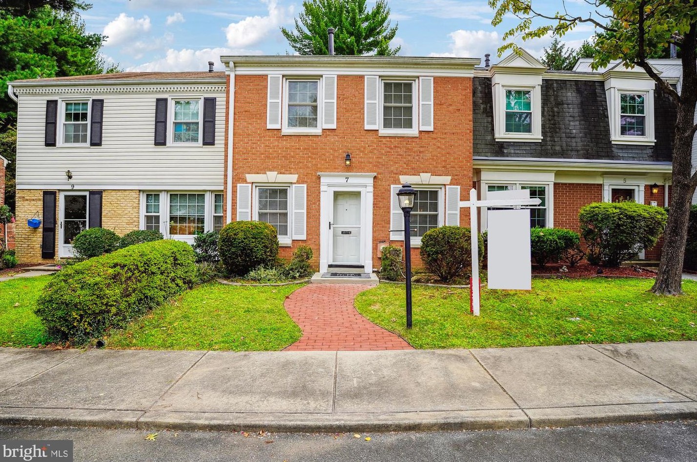 7 Longmeadow Dr, Gaithersburg, MD 20878