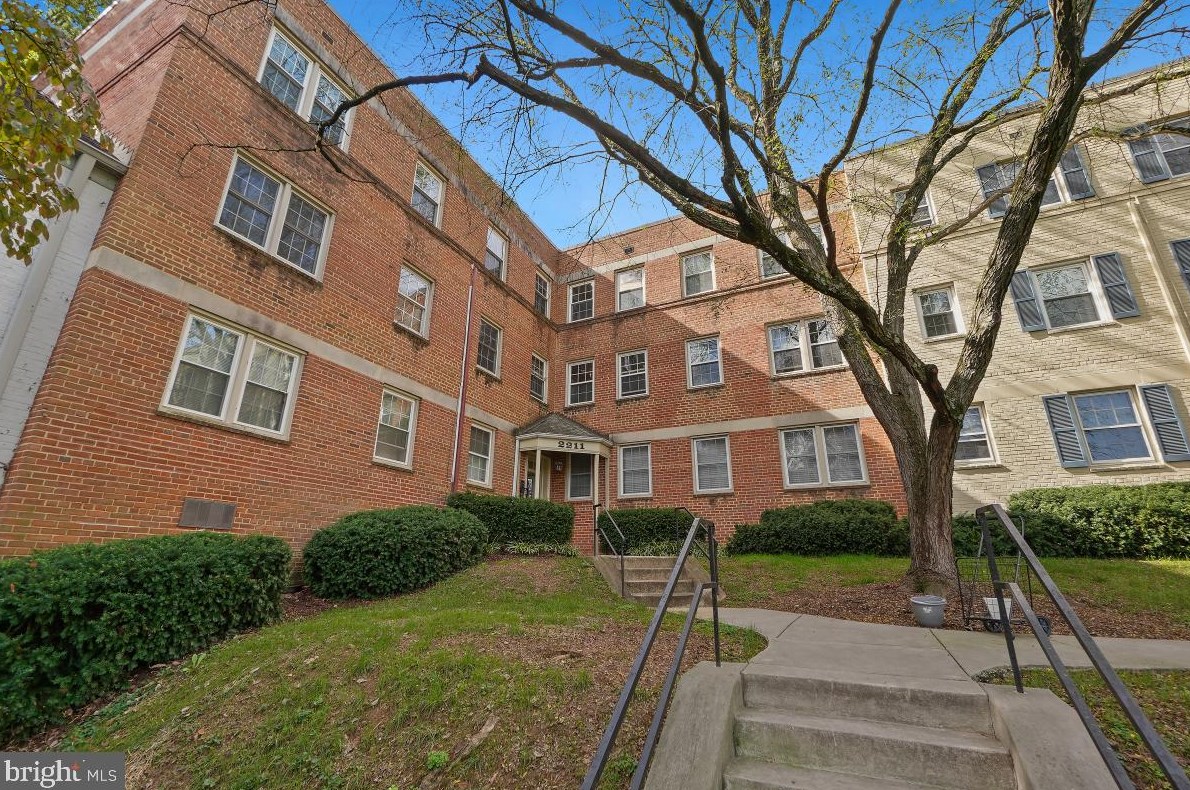 2211 Washington Ave, Silver Spring, MD 20910-2620