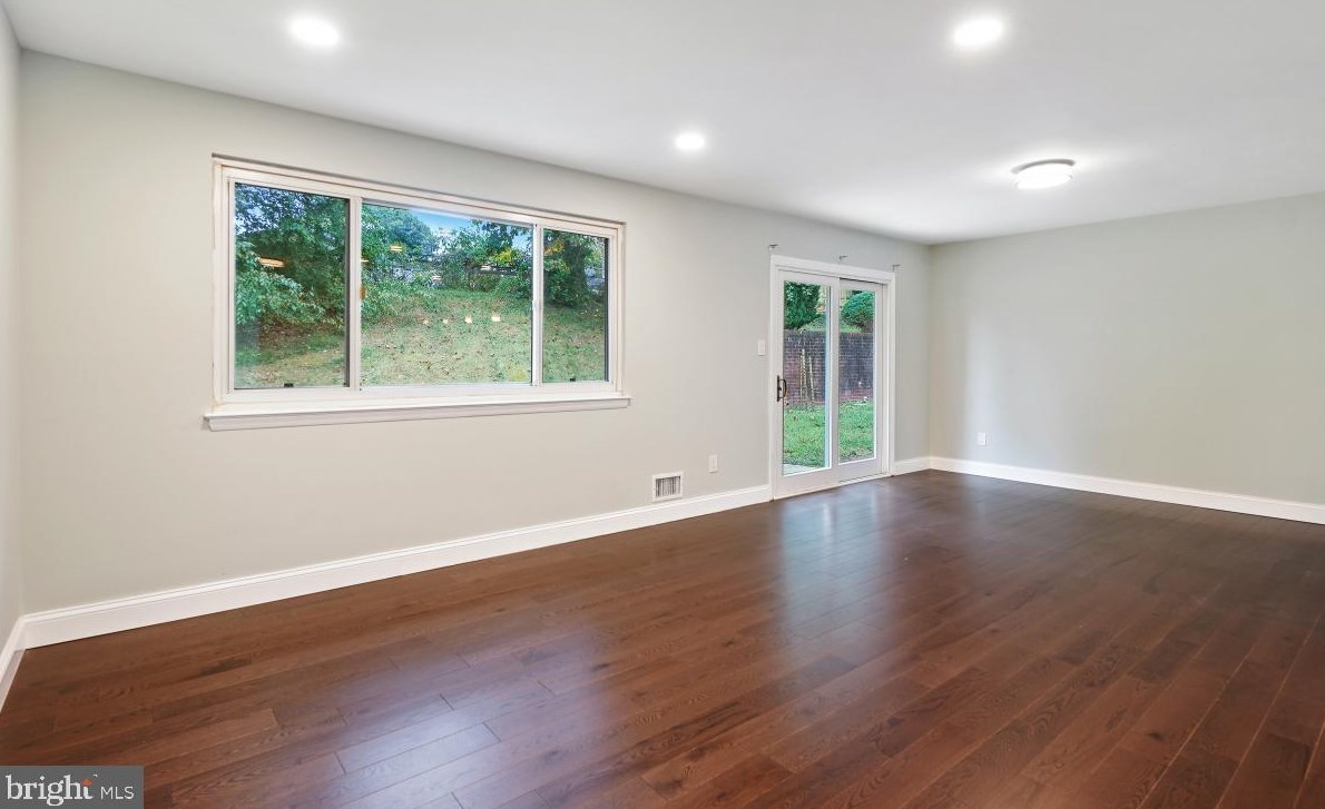 807 Lowander Ln, Silver Spring MD 20901-2834 exterior