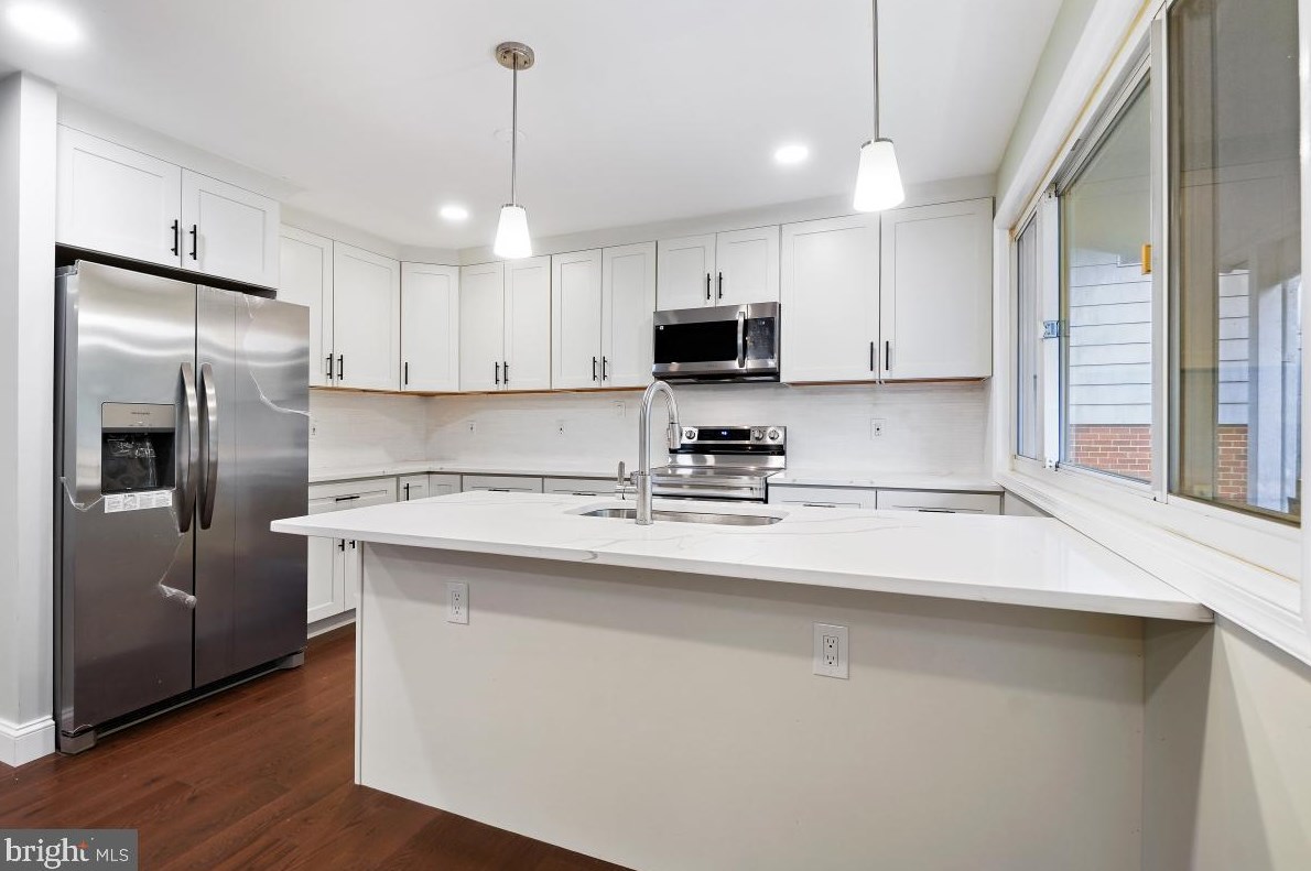 807 Lowander Ln, Silver Spring MD 20901-2834 exterior