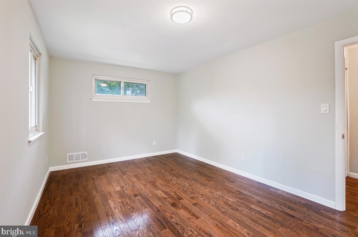 807 Lowander Ln, Silver Spring MD 20901-2834 exterior