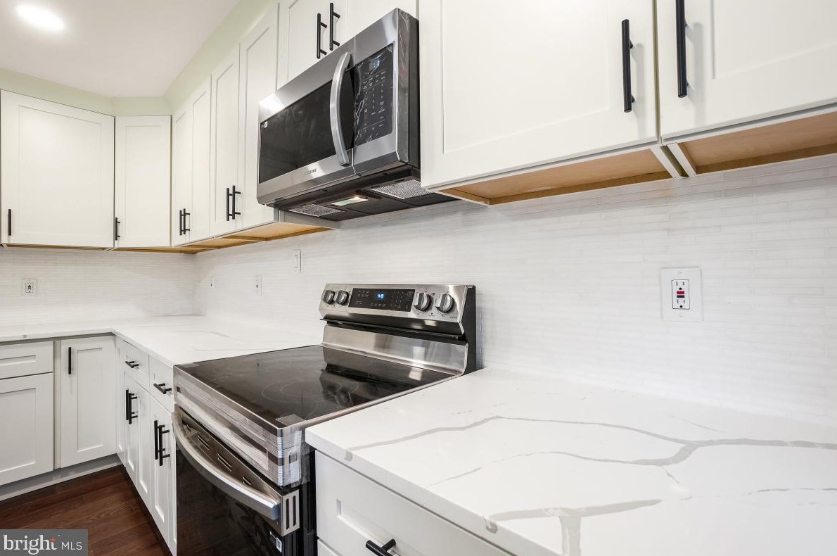 807 Lowander Ln, Silver Spring MD 20901-2834 exterior