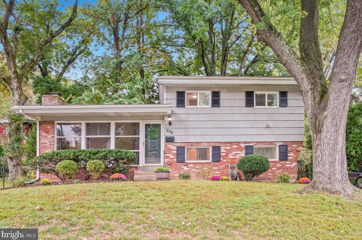 506 Linthicum St, Rockville, MD 20851-1505