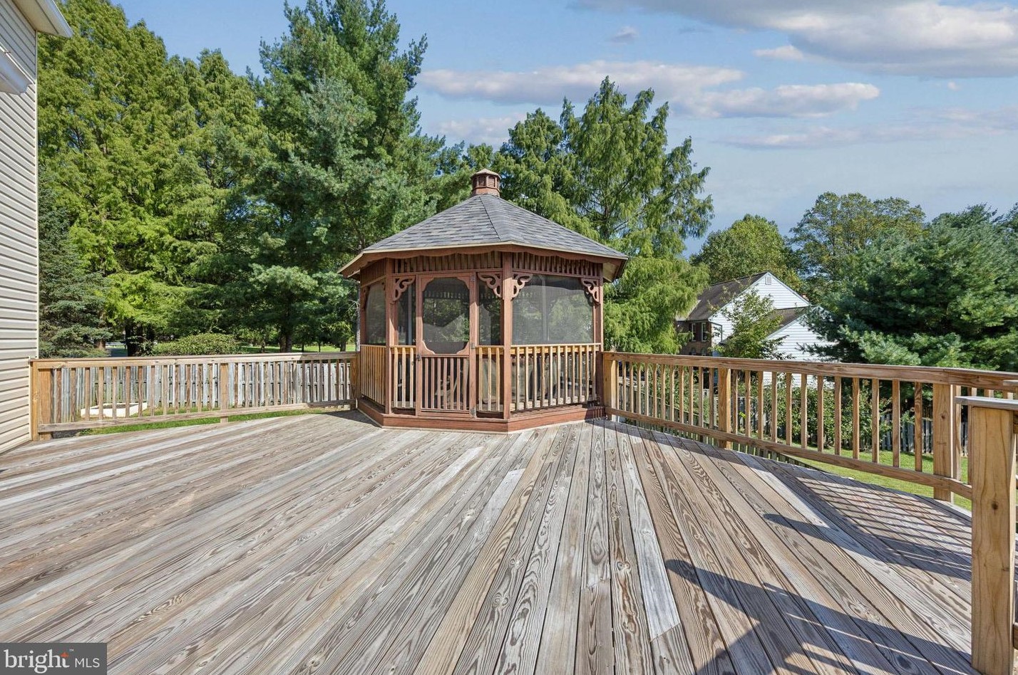 2331 Holly Spring Dr, Silver Spring MD 20905-6426 exterior