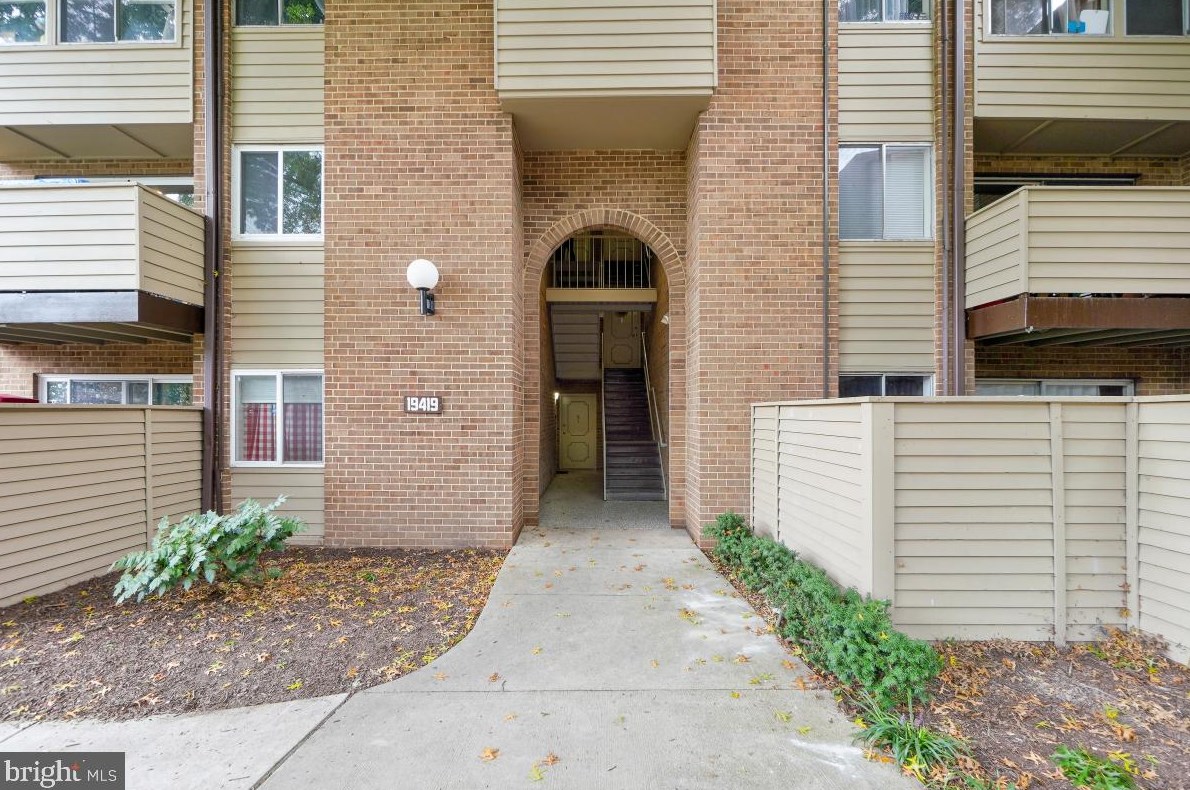 19419 Brassie Pl #302, Gaithersburg, MD 20886