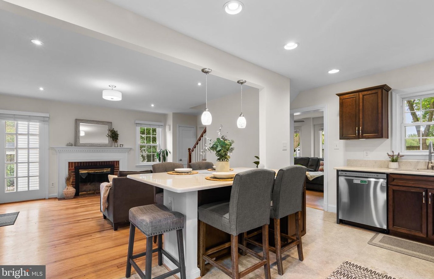 9906 Woodburn Rd, Silver Spring MD 20901-2729 exterior