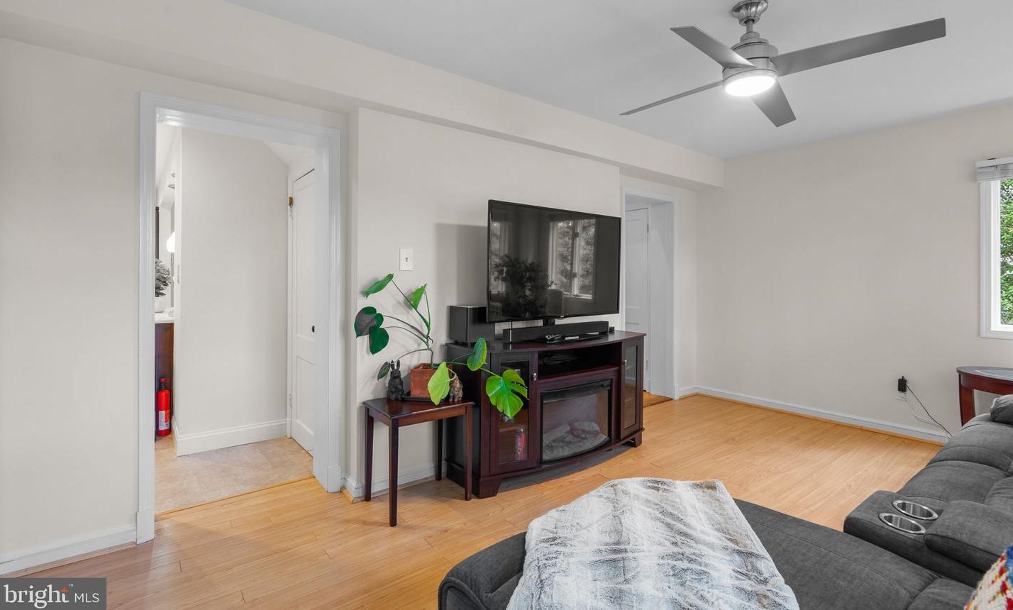 9906 Woodburn Rd, Silver Spring MD 20901-2729 exterior