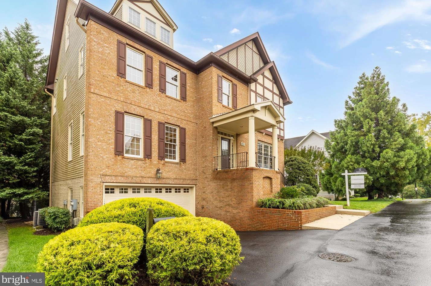 825 Woodside Pkwy, Silver Spring, MD 20910-4275