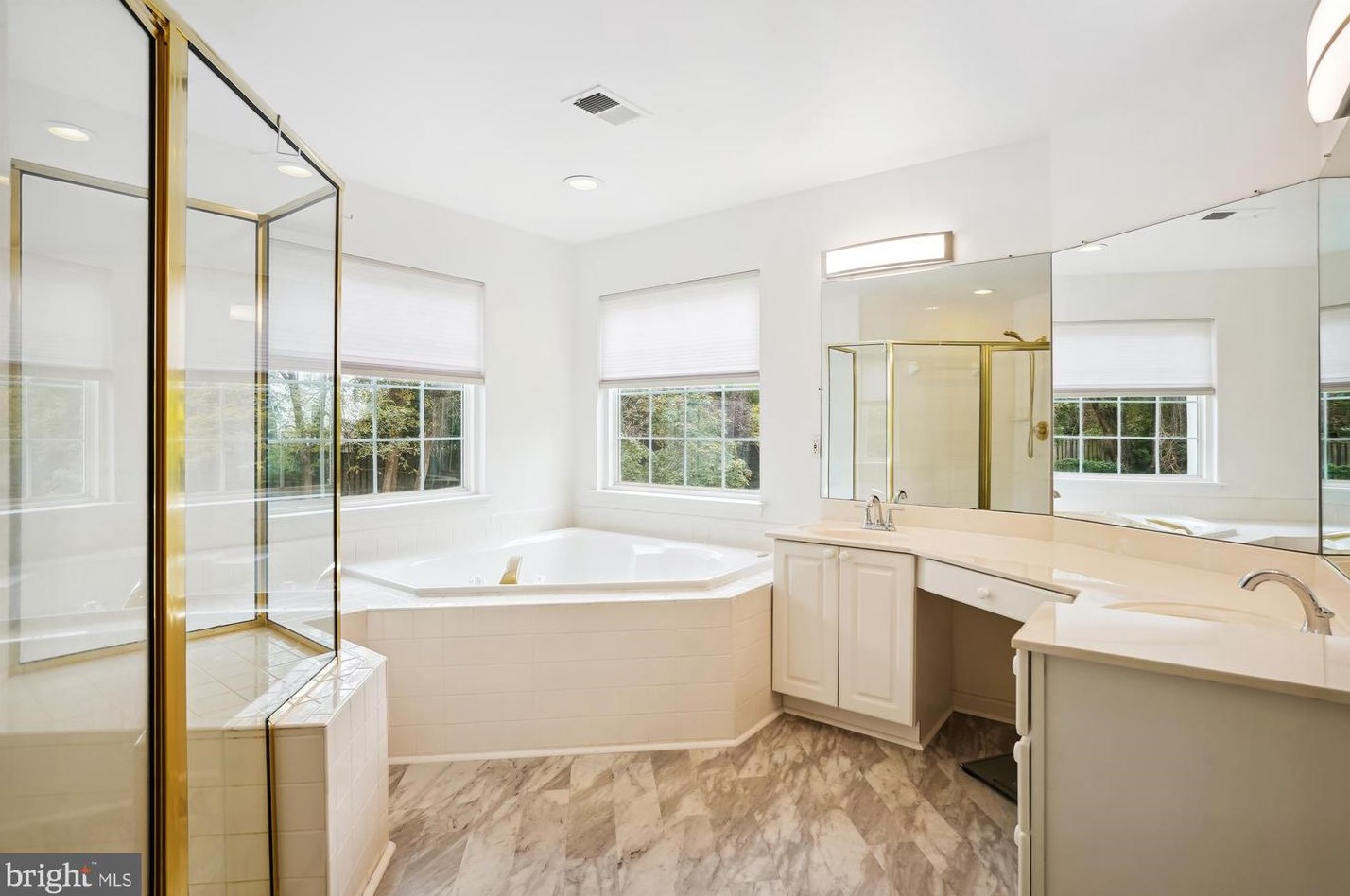 6 Sykes St, Gaithersburg MD  20877-3536 exterior