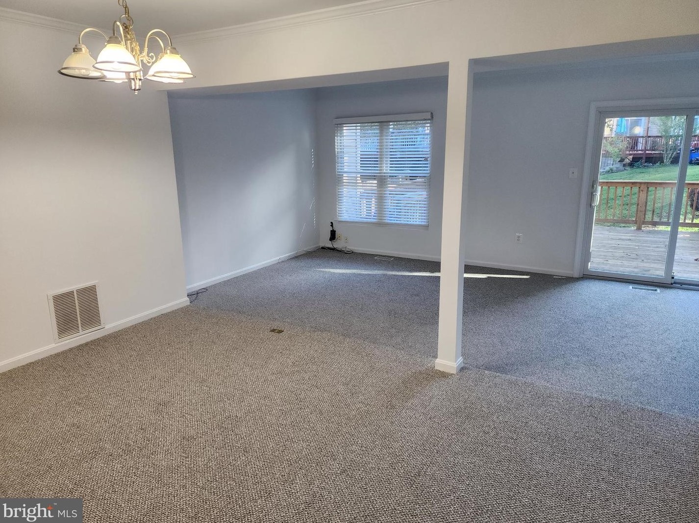 118 Kinsman View Cir, Silver Spring MD 20901-1661 exterior