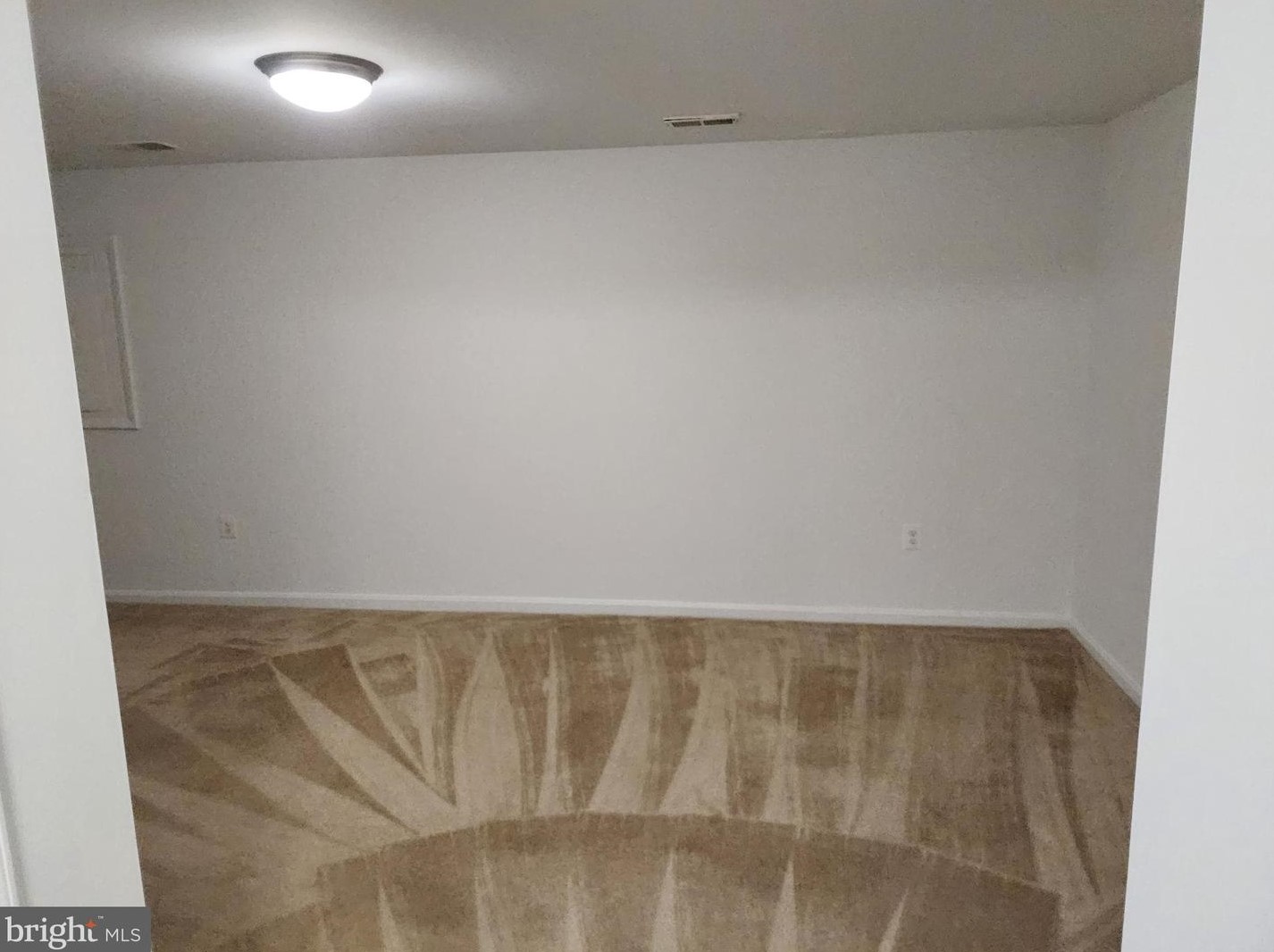 118 Kinsman View Cir, Silver Spring MD 20901-1661 exterior