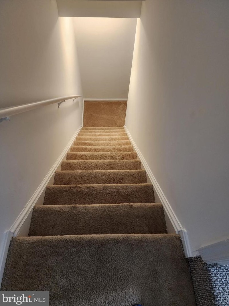 118 Kinsman View Cir, Silver Spring MD 20901-1661 exterior