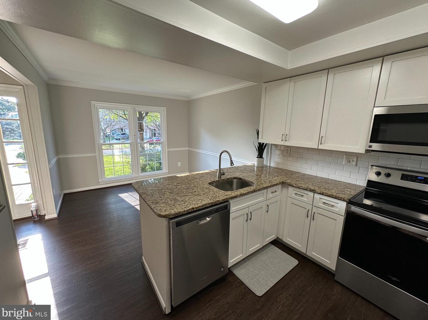 9404 Chatteroy Pl, Gaithersburg, MD 20886