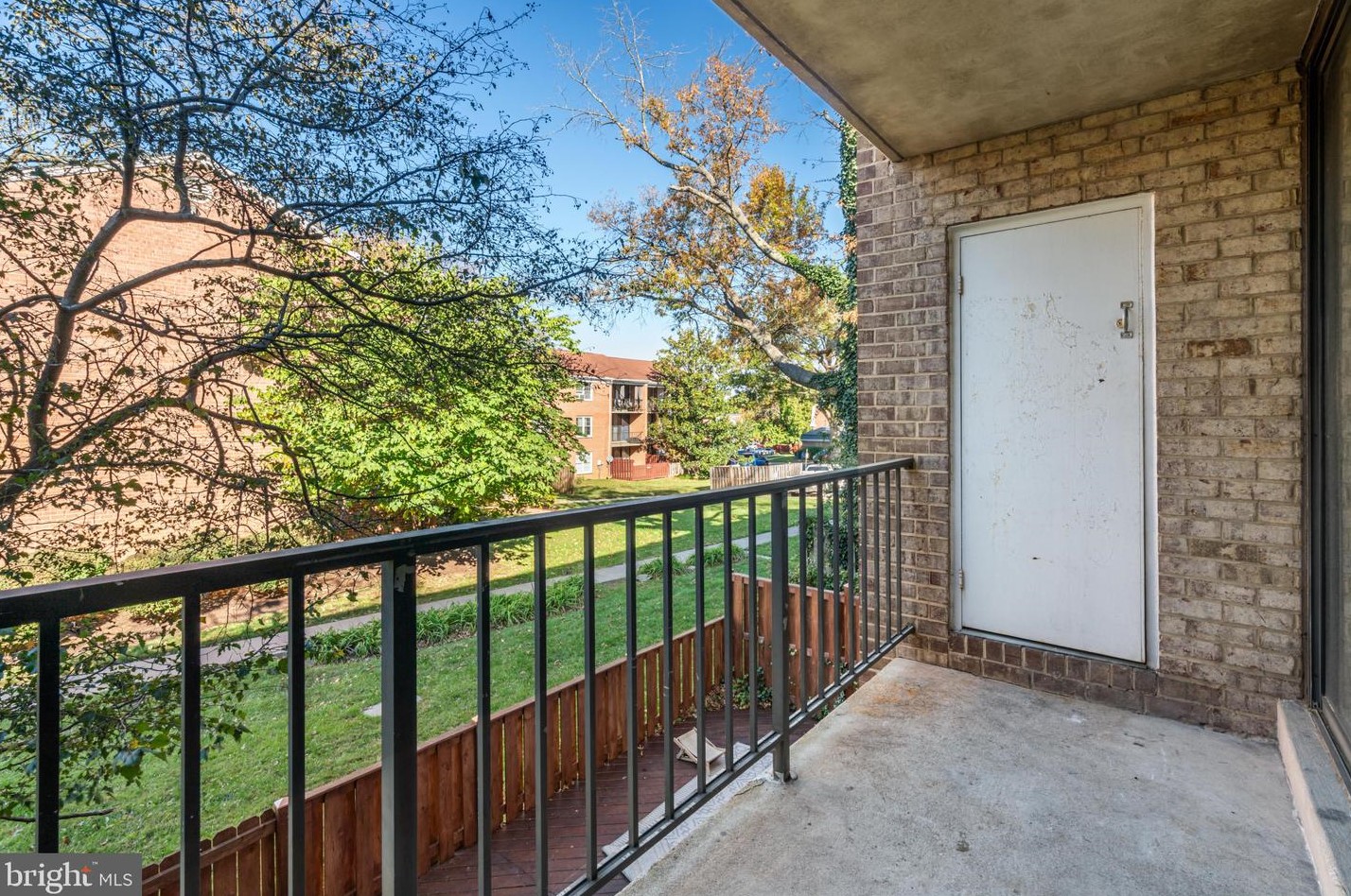 738 Quince Orchard Blvd, Gaithersburg MD  20878-1536 exterior