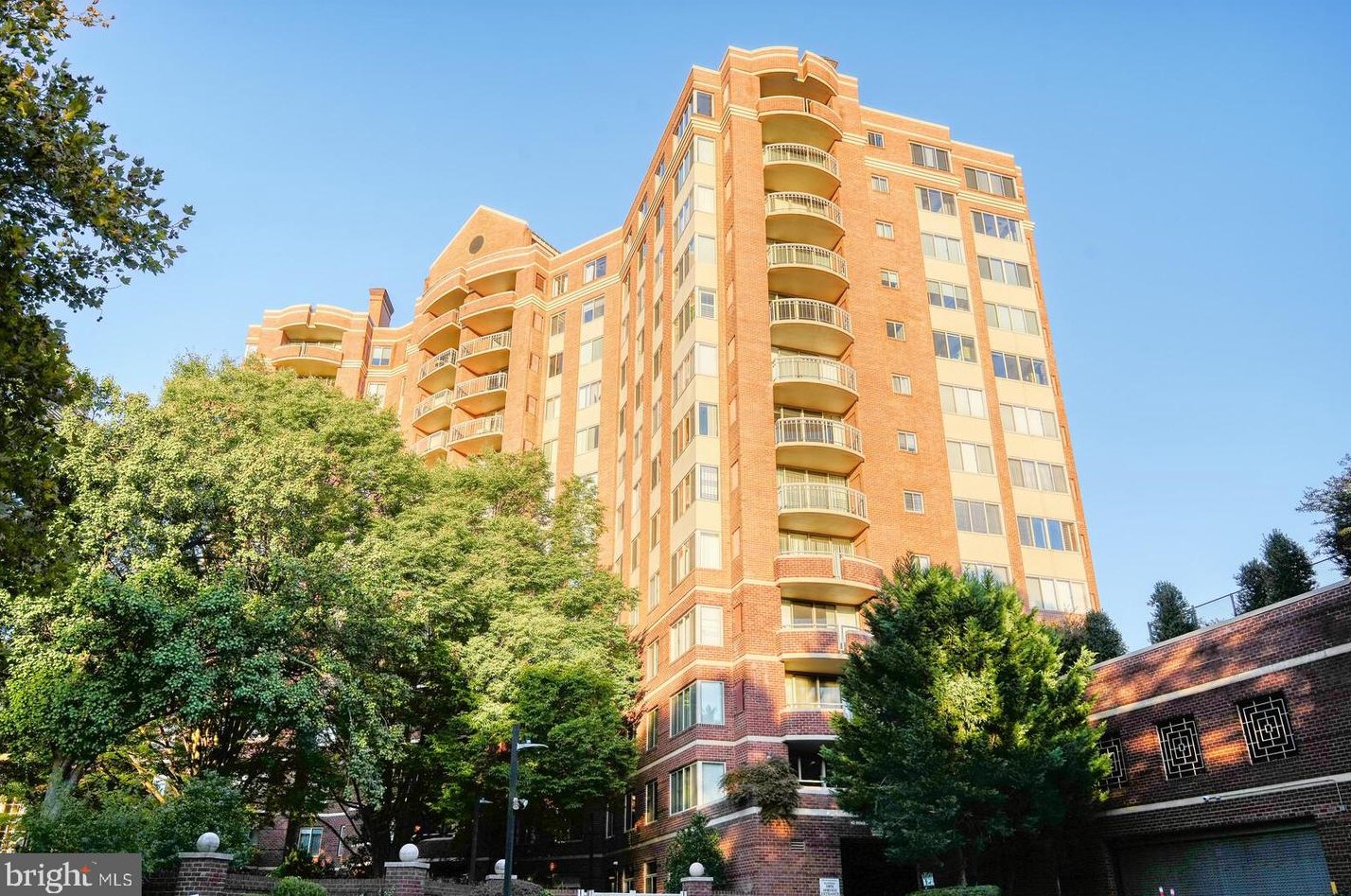 5802 Nicholson Ln, Rockville MD  20852-2965 exterior