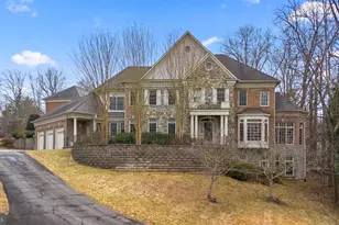 8605 Burning Tree Rd, Bethesda, MD 20817 - Photo 2