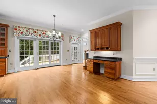 8605 Burning Tree Rd, Bethesda, MD 20817 - Photo 12