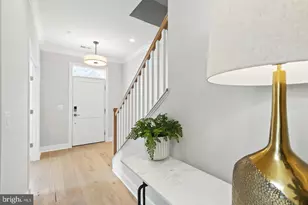 10302 Grosvenor Pl, Rockville, MD 20852 - Photo 4