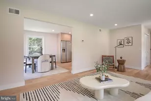 8328 Tuckerman Ln, Potomac, MD 20854 - Photo 12