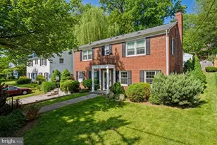 9202 Bulls Run Pkwy, Bethesda, MD 20817 - Photo 2