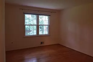 9918 E Derbyshire Ln, Bethesda, MD 20817 - Photo 22