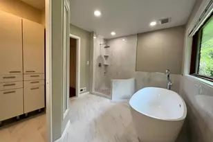 6710 Persimmon Tree Rd, Bethesda, MD 20817 - Photo 18