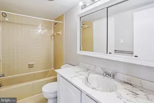 5225 Pooks Hill Rd, Bethesda, MD 20814 - Photo 22