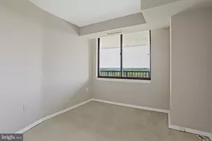 10101 Grosvenor Pl, Rockville, MD 20852 - Photo 16