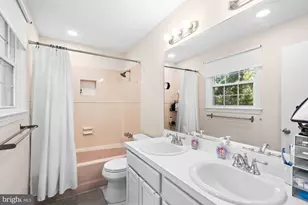 5801 Devonshire Dr, Bethesda, MD 20816 - Photo 38