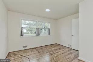 12802 Leahy Dr, Rockville, MD 20851 - Photo 16