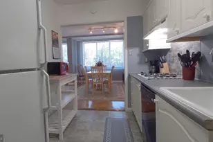 10401 Grosvenor Pl, Rockville, MD 20852 - Photo 12