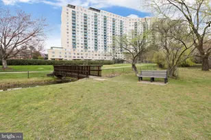 10401 Grosvenor Pl, Rockville, MD 20852 - Photo 32