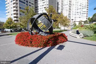 4515 Willard Ave, Chevy Chase, MD 20815 - Photo 4