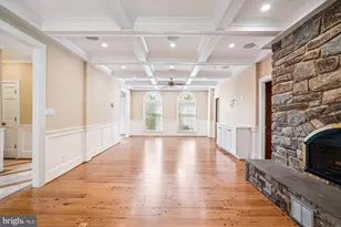 8849 Tuckerman Ln, Potomac, MD 20854 - Photo 12