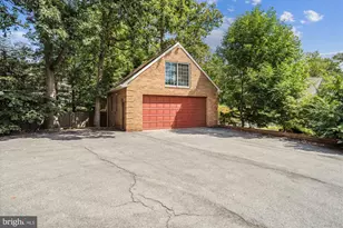 8849 Tuckerman Ln, Potomac, MD 20854 - Photo 6