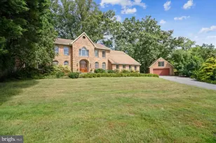 8849 Tuckerman Ln, Potomac, MD 20854 - Photo 2