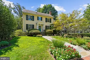 32 W Irving St, Chevy Chase, MD 20815 - Photo 2