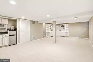 9405 5 Logs Way, Montgomery Village, MD 20886 - Photo 36