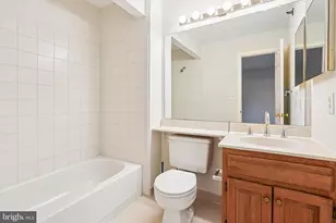 20633 Highland Hall Dr, Gaithersburg, MD 20886 - Photo 28