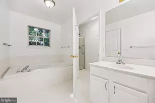 19810 Madrigal Dr, Germantown, MD 20876 - Photo 22