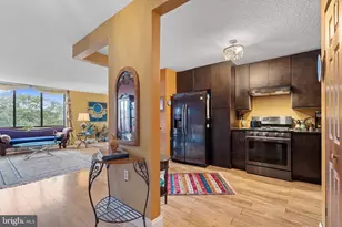 5225 Pooks Hill Rd, Bethesda, MD 20814 - Photo 8