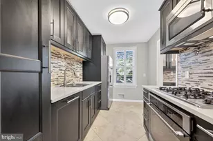 627 Azalea Dr, Rockville, MD 20850 - Photo 2