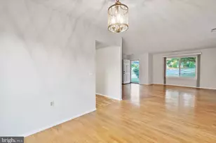 2 Finsbury Park Ct, Silver Spring, MD 20906 - Photo 8