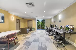 10101 Grosvenor Pl, Rockville, MD 20852 - Photo 20