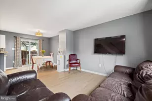 18919 Pine Ridge Ln, Germantown, MD 20874 - Photo 2