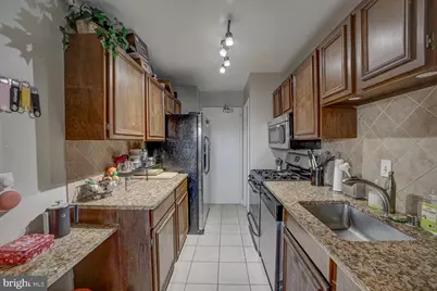 1900 Lyttonsville Road #1105, Silver Spring, MD 20910 - Photo 10