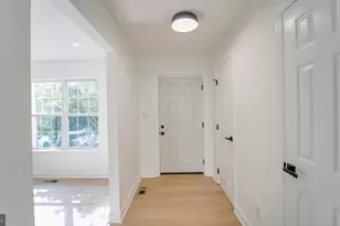 18708 Lake Mary Celeste Ln, Germantown, MD 20874 - Photo 4