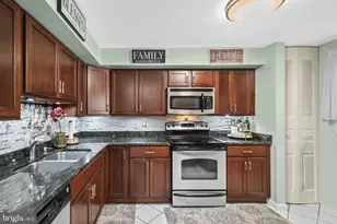 18811 Pintail Ln, Gaithersburg, MD 20879 - Photo 2