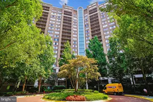 10101 Grosvenor Pl, Rockville, MD 20852 - Photo 2